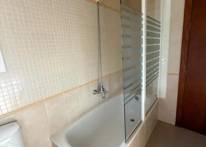 La Retama De La Encantada